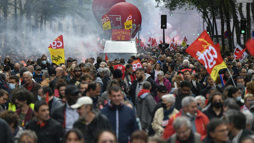 "Grève générale en France contre la réforme des retraites : manifestation massive pour défendre les droits à une retraite décente"